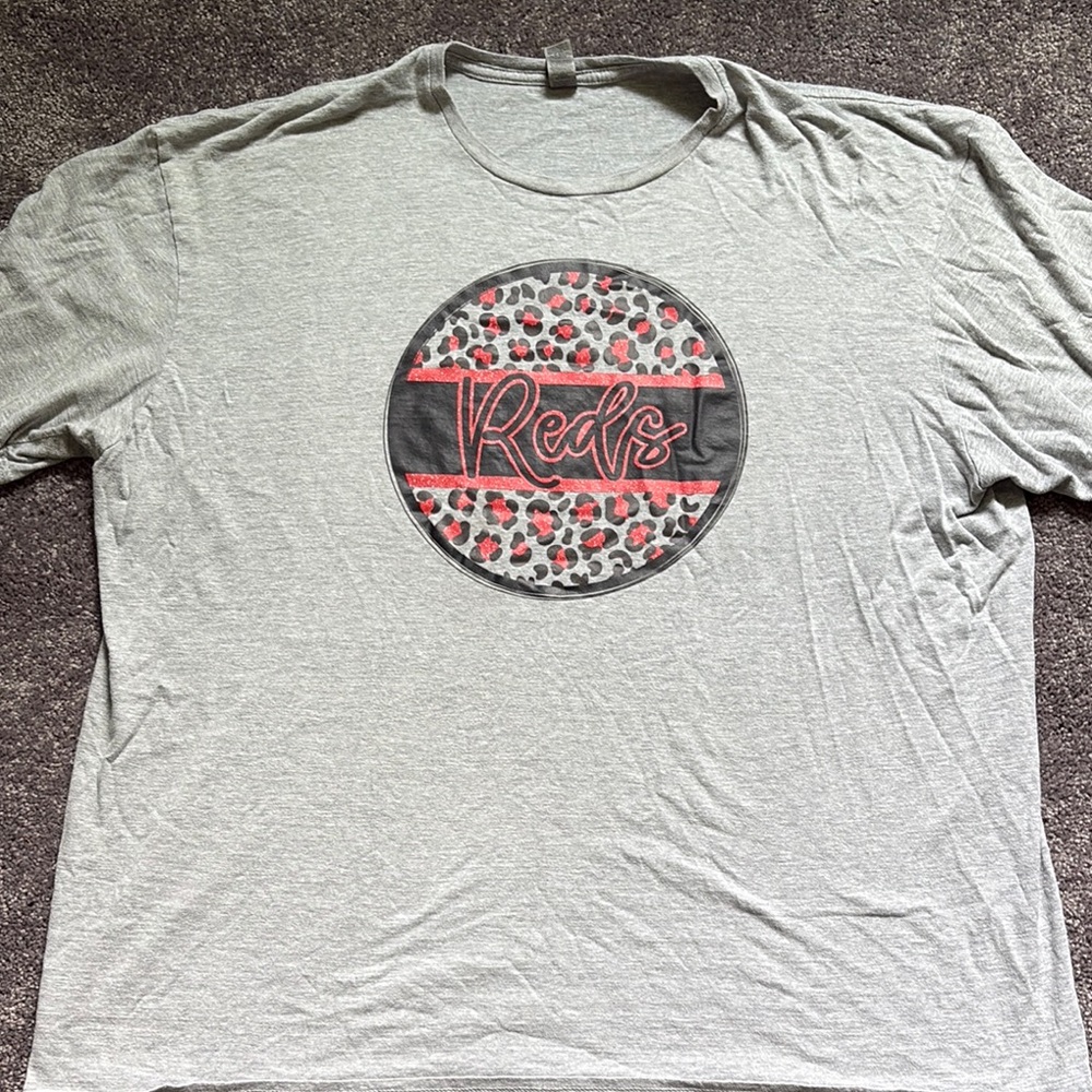 Gildan Softstyle Women’s Gray 3X “Cincinnati Reds” short sleeve T-Shirt